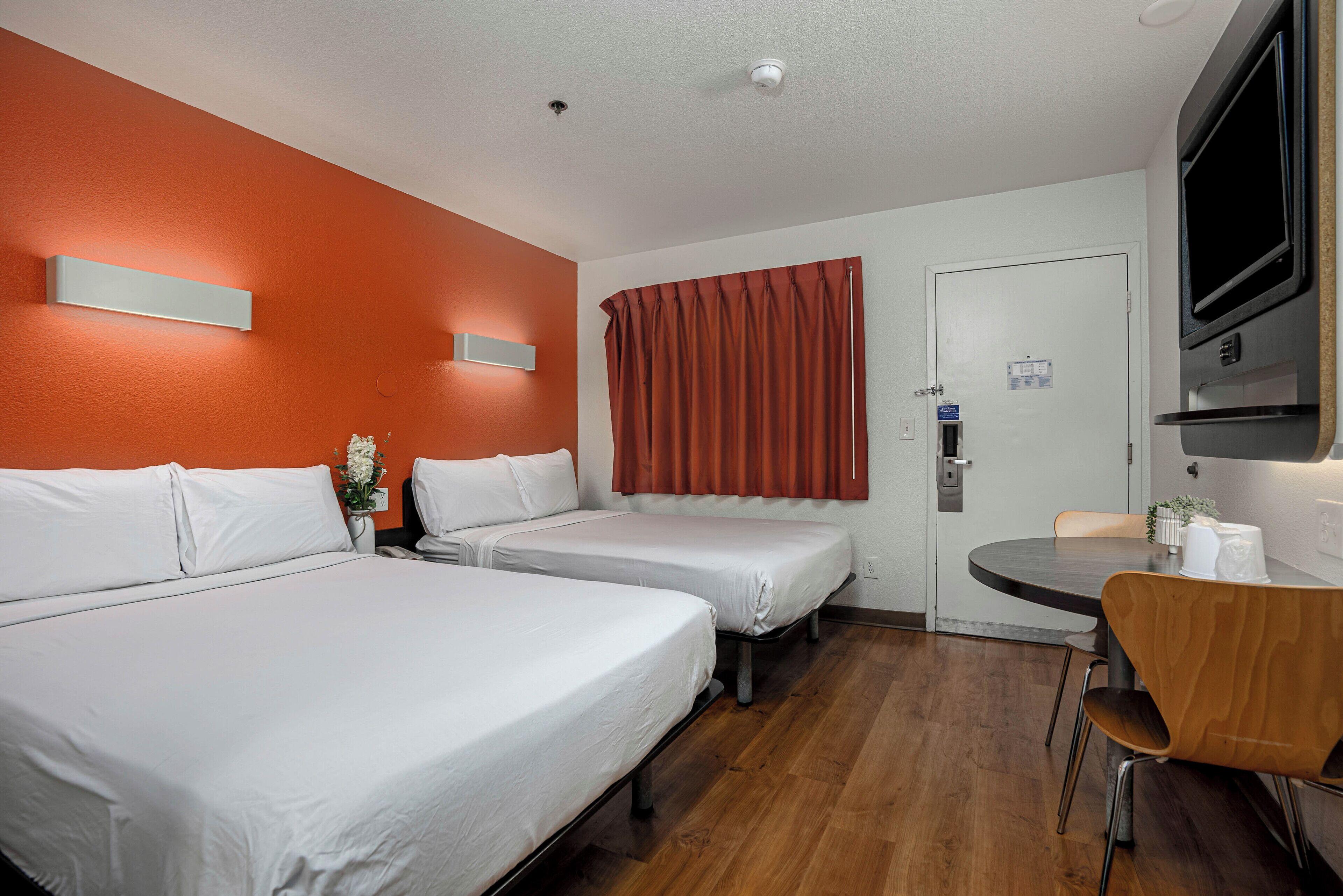 Hotel 6-carlsbad, Ca Carlsbad