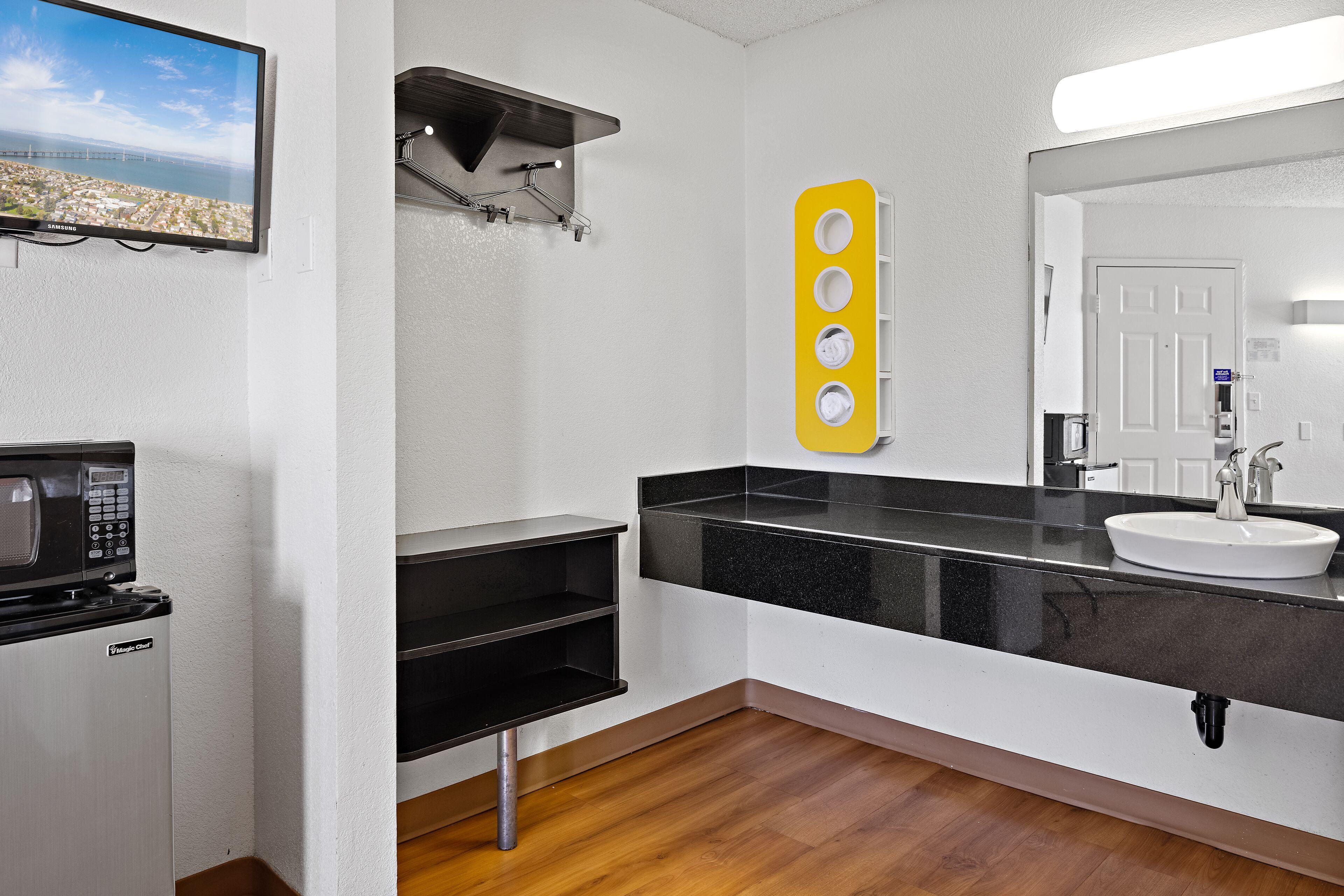 6-carlsbad, Ca - Village Carlsbad