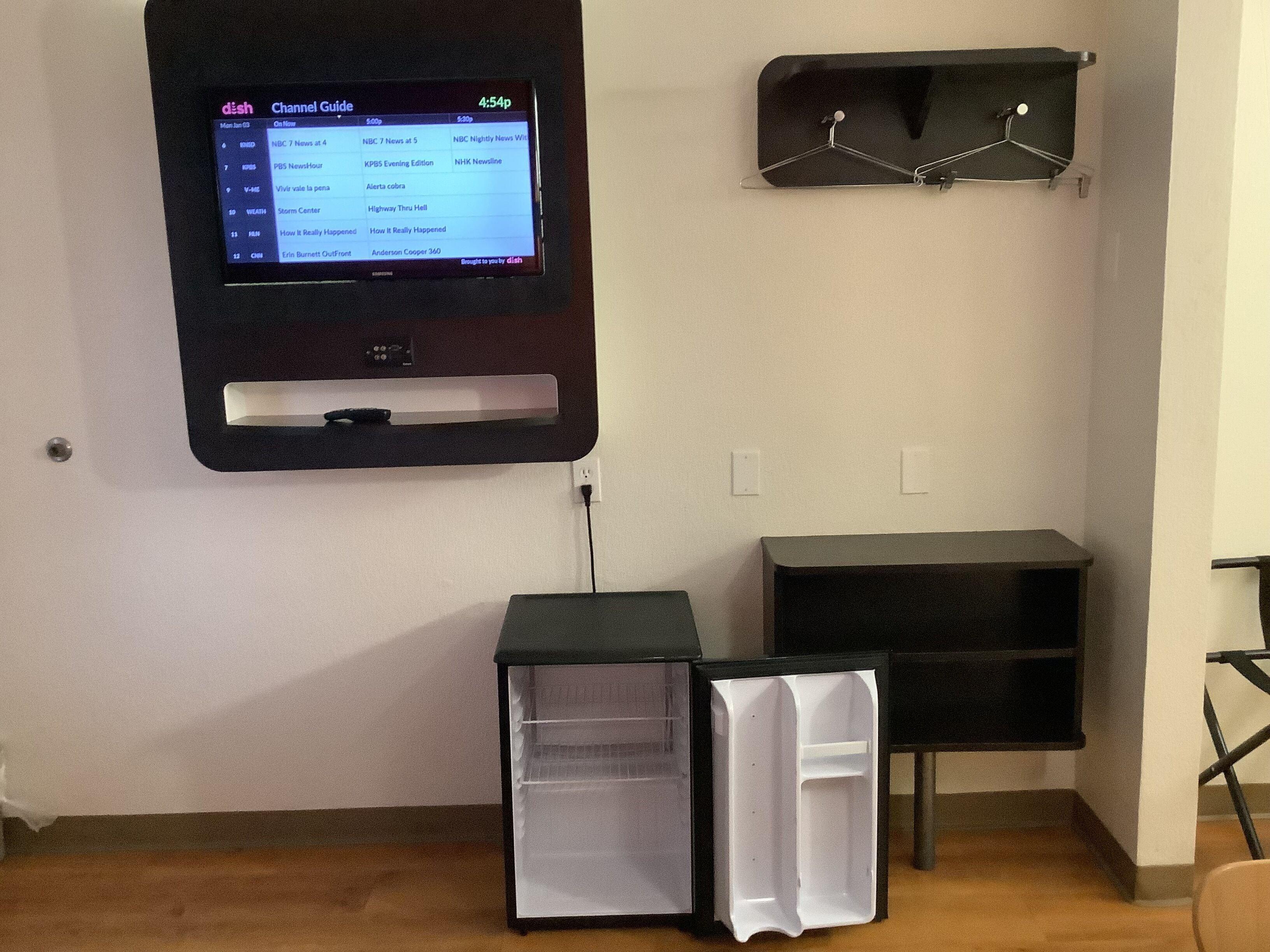 6-carlsbad, Ca - Village Hotel 2*