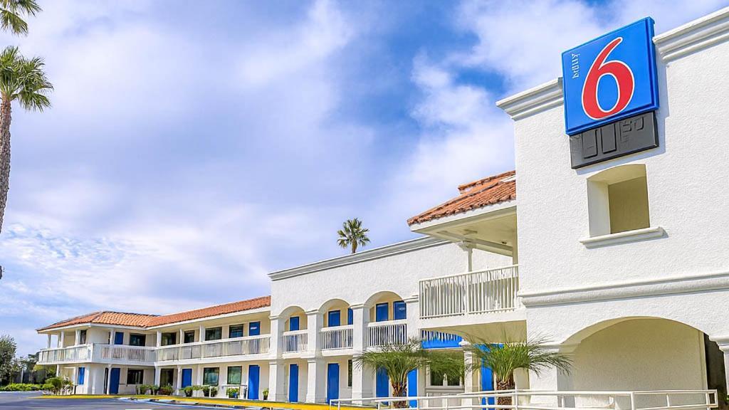 Hotel 6-carlsbad, Ca 3*