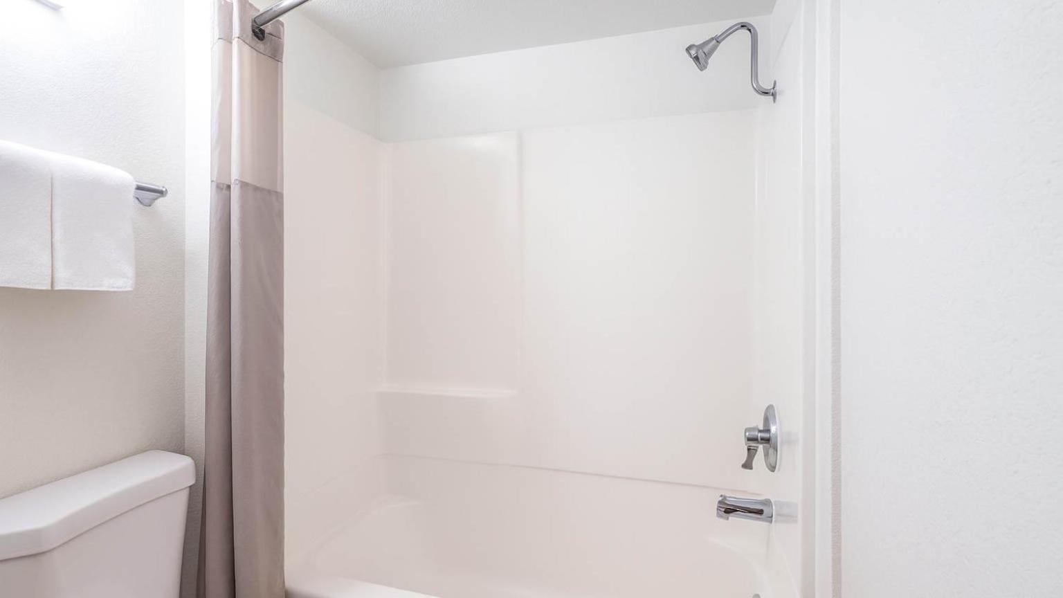 6-carlsbad, Ca Carlsbad