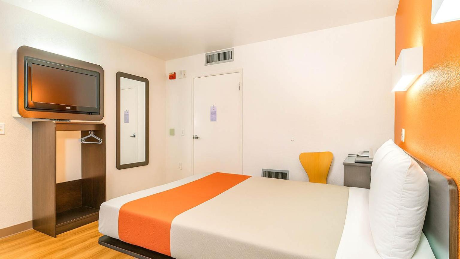 Hotel 6-carlsbad, Ca