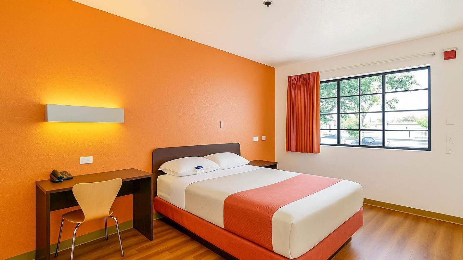 Hotel 6-carlsbad, Ca 3*