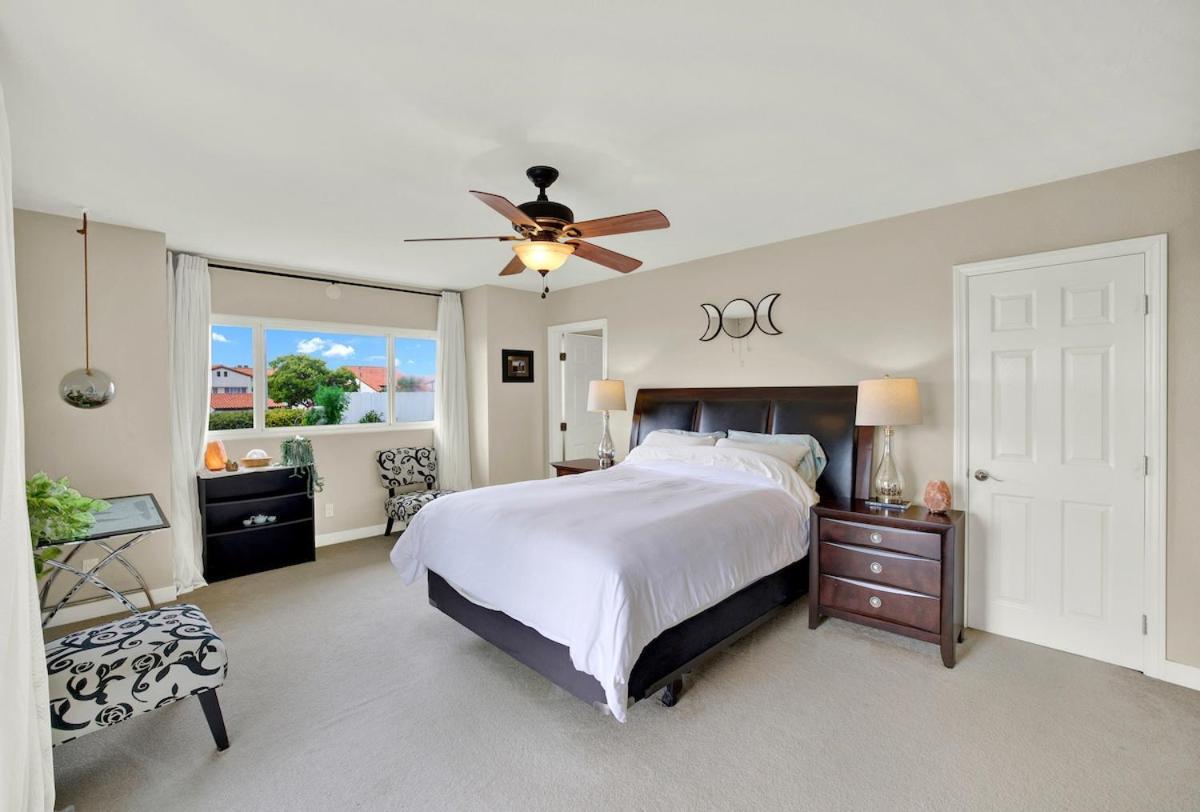 Holiday home Oceanview Oasis With Roofdeck Hot Tub *