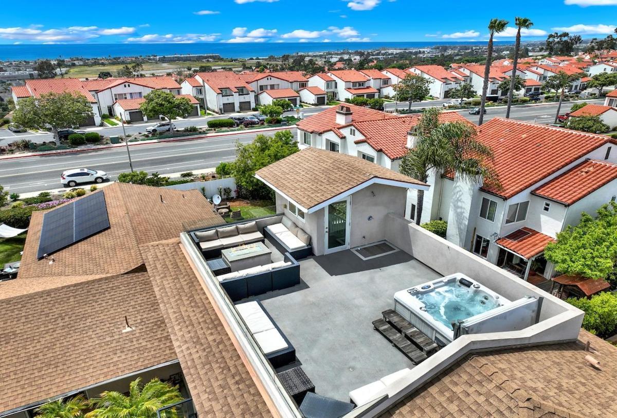 Holiday home Oceanview Oasis With Roofdeck Hot Tub