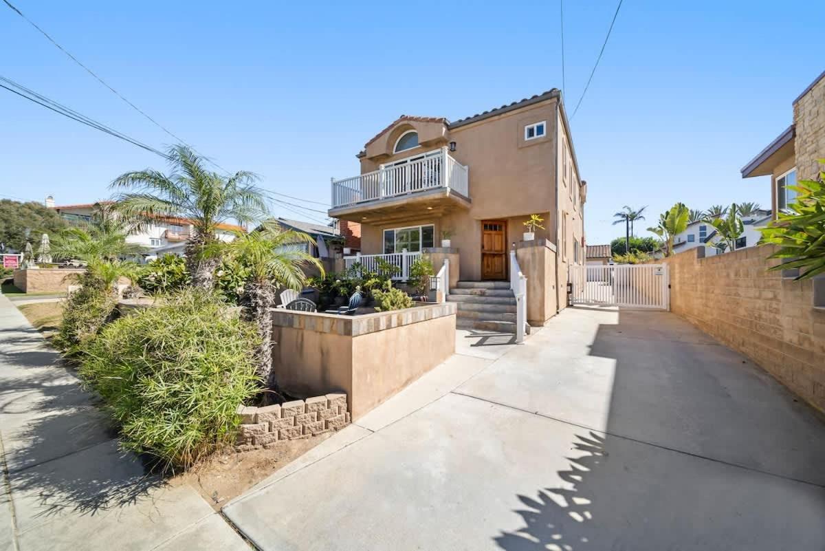 Hot Tub Ocean Views 3 Bedroom Private *