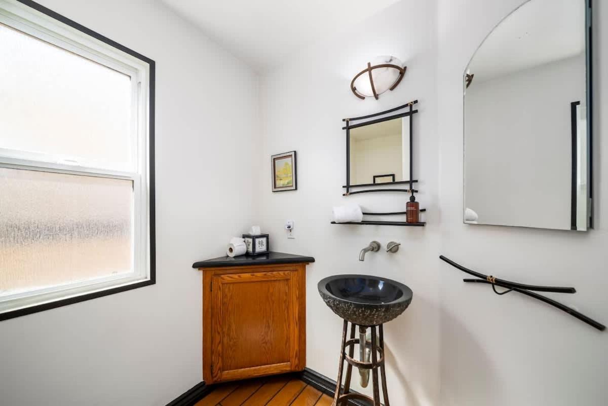 Hot Tub Ocean Views 3 Bedroom Private Holiday home *