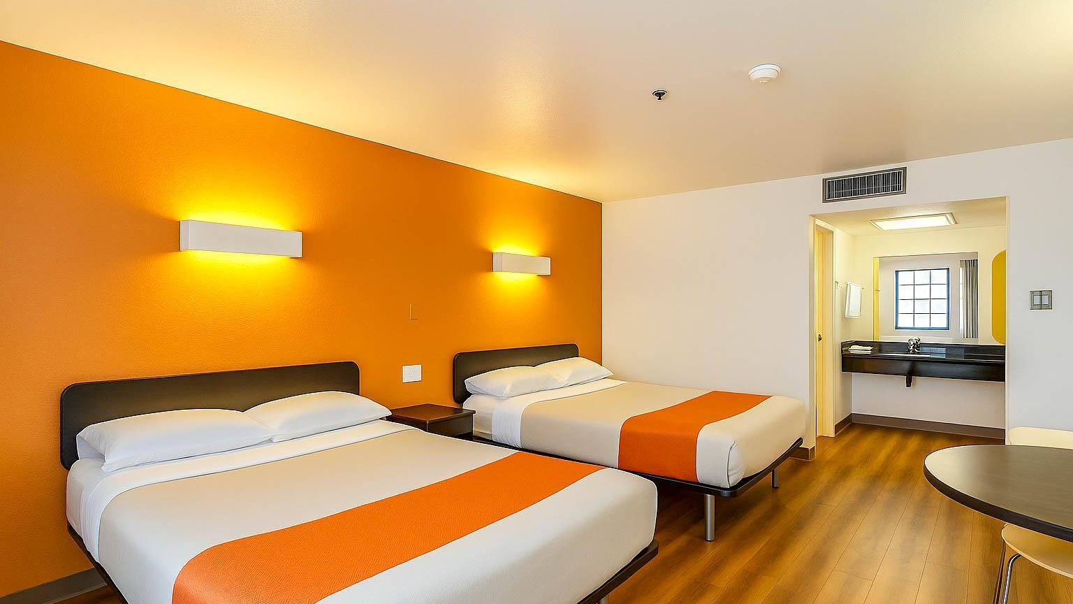 Hotel 6-carlsbad, Ca