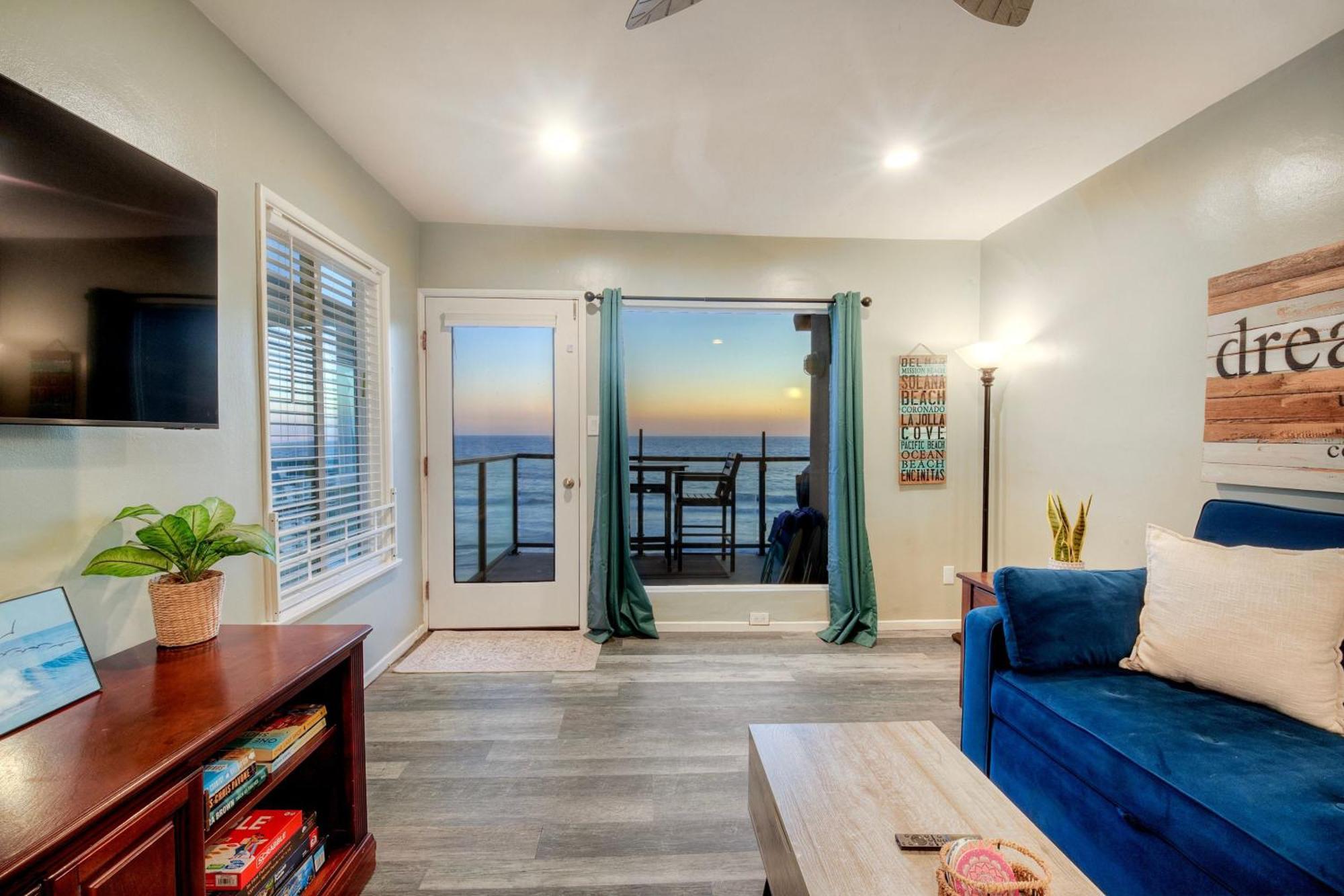 Oceanfront Condo, Private Balcony, Access, Sunset Views *