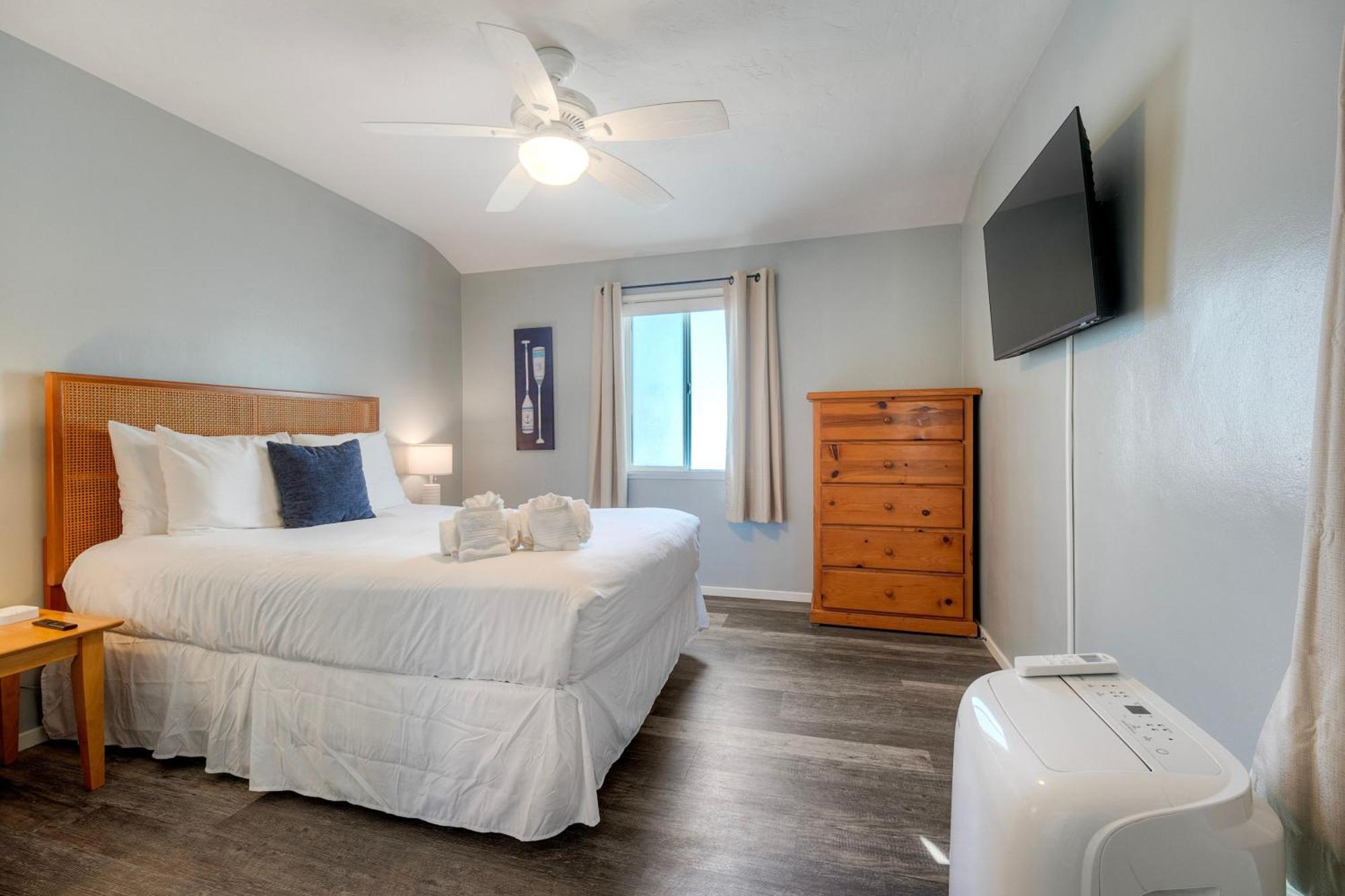 Apartment Oceanfront Condo, Private Balcony, Access, Sunset Views Carlsbad