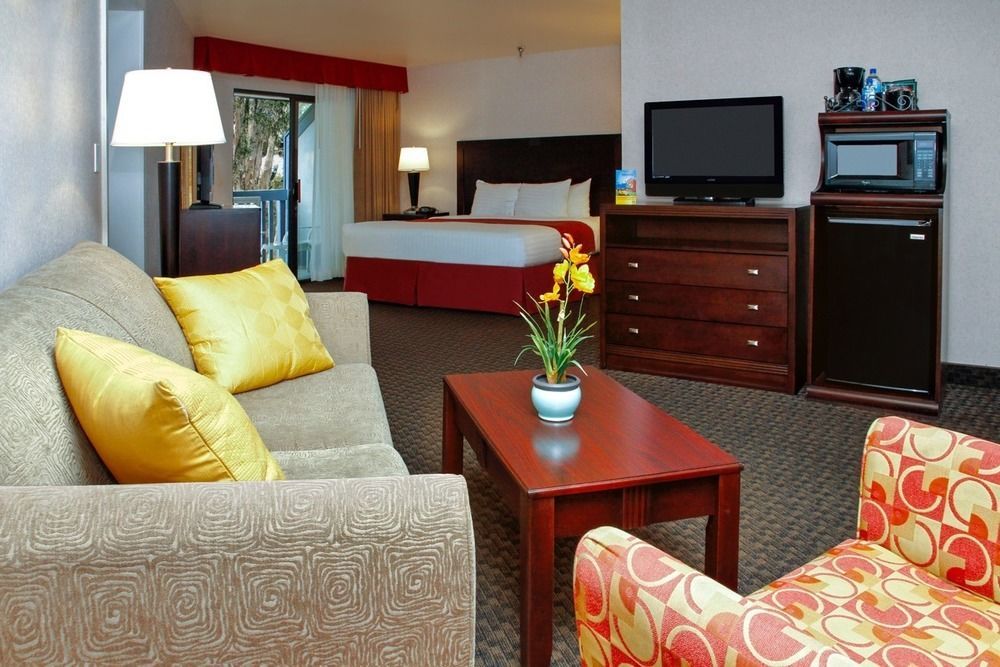 Resort By The Sea 3*