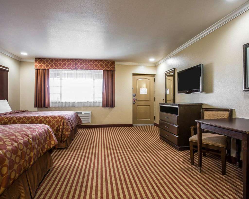 Hotel 6 Carlsbad, Ca- North Carlsbad