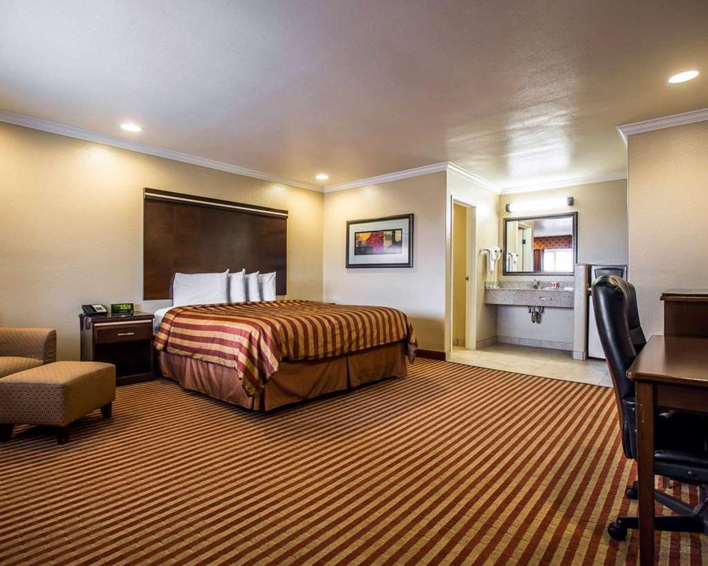 Hotel 6 Carlsbad, Ca- North