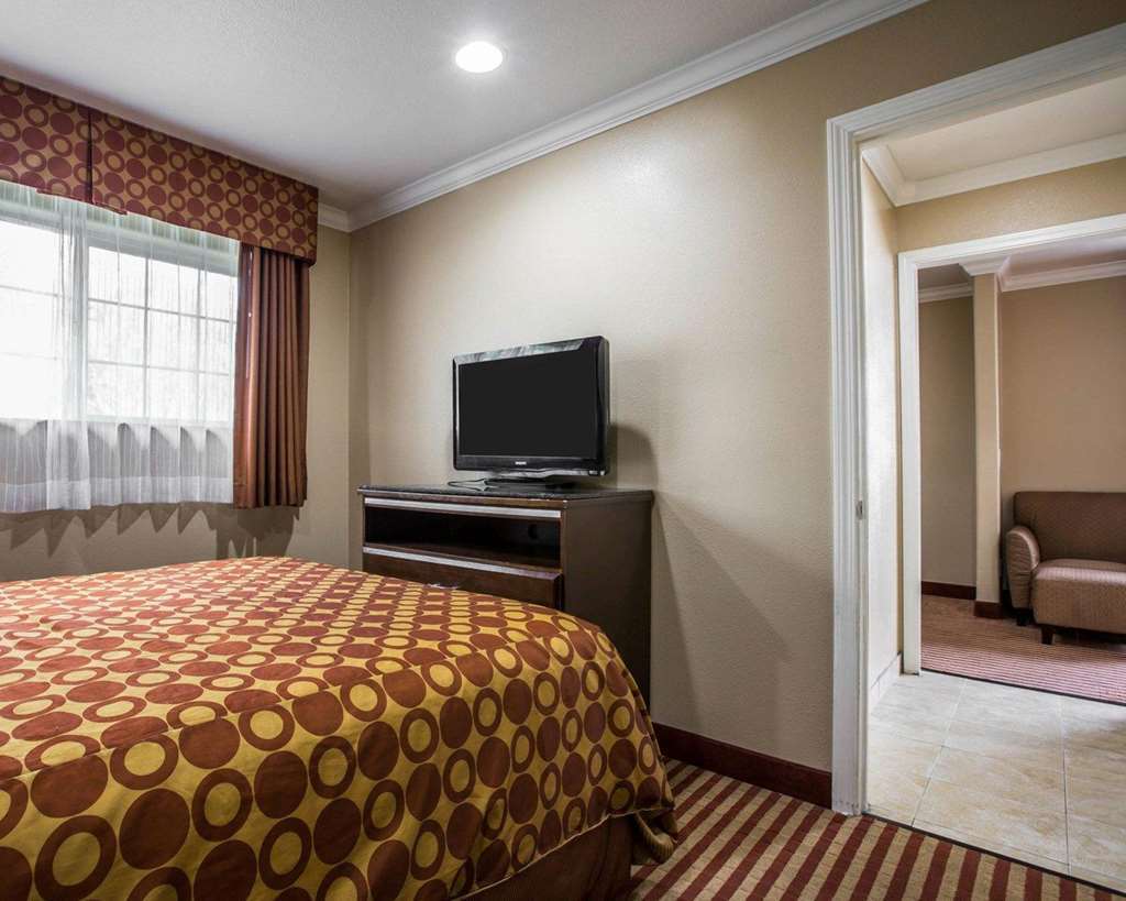 Hotel 6 Carlsbad, Ca- North Carlsbad