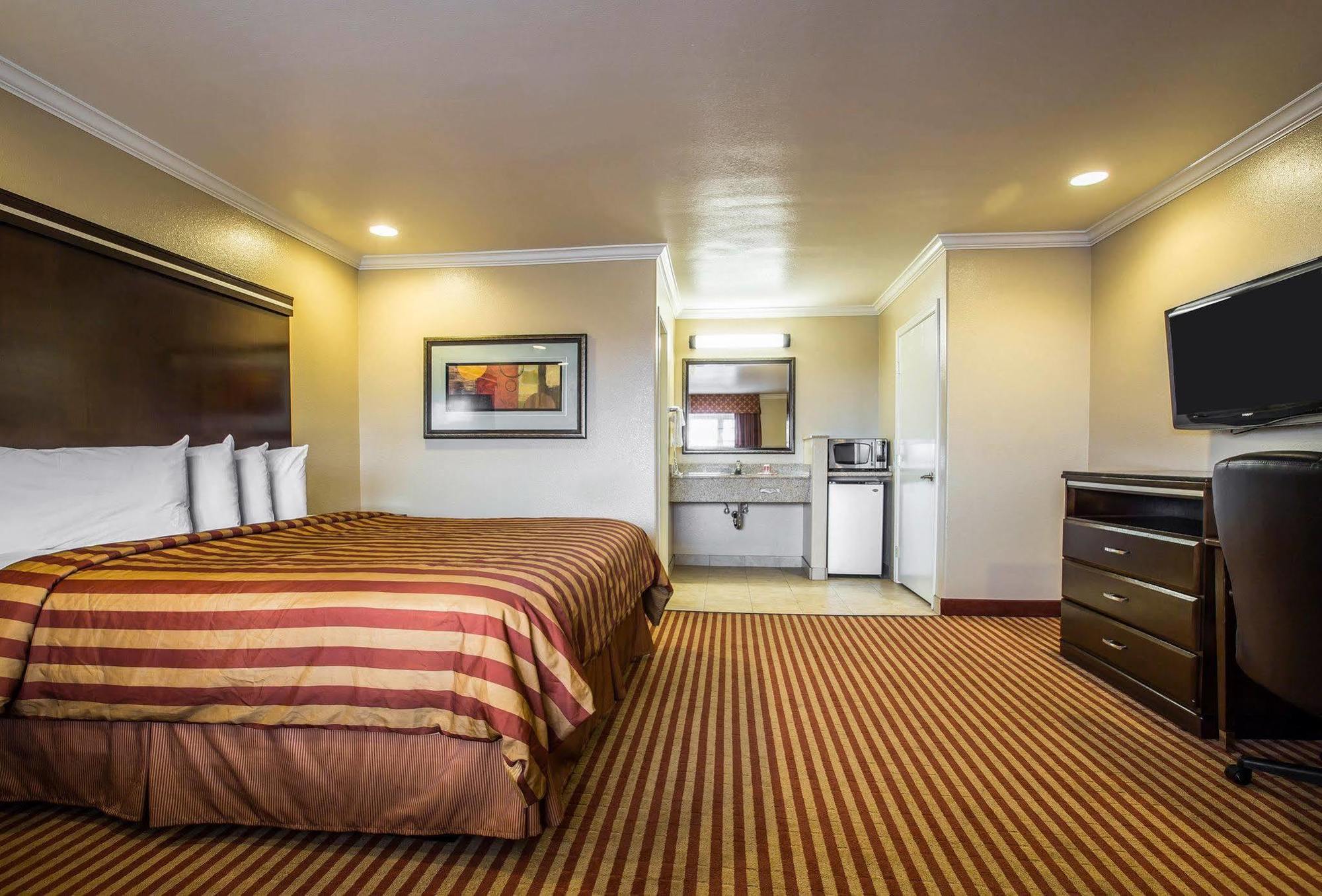 6 Carlsbad, Ca- North 2*
