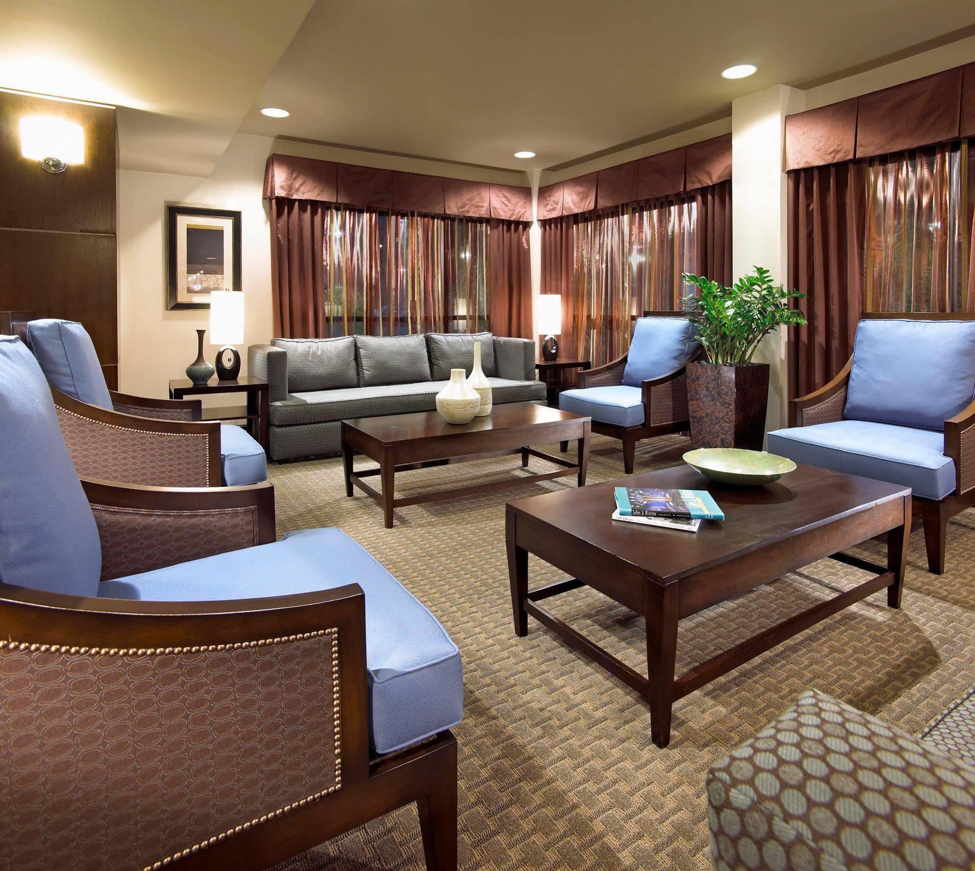 Hampton North San Diego County Hotel 3*