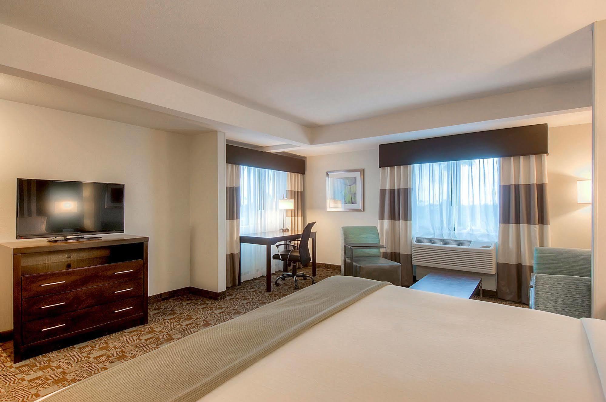 Express & By Ihg Hotel