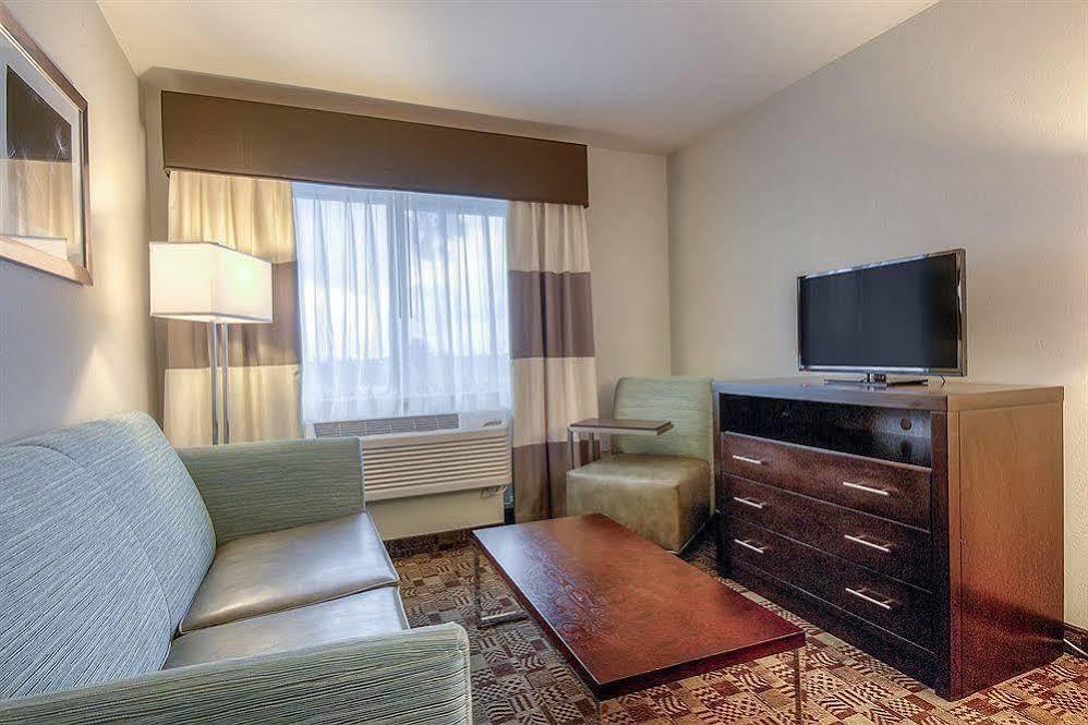 Express & By Ihg Hotel