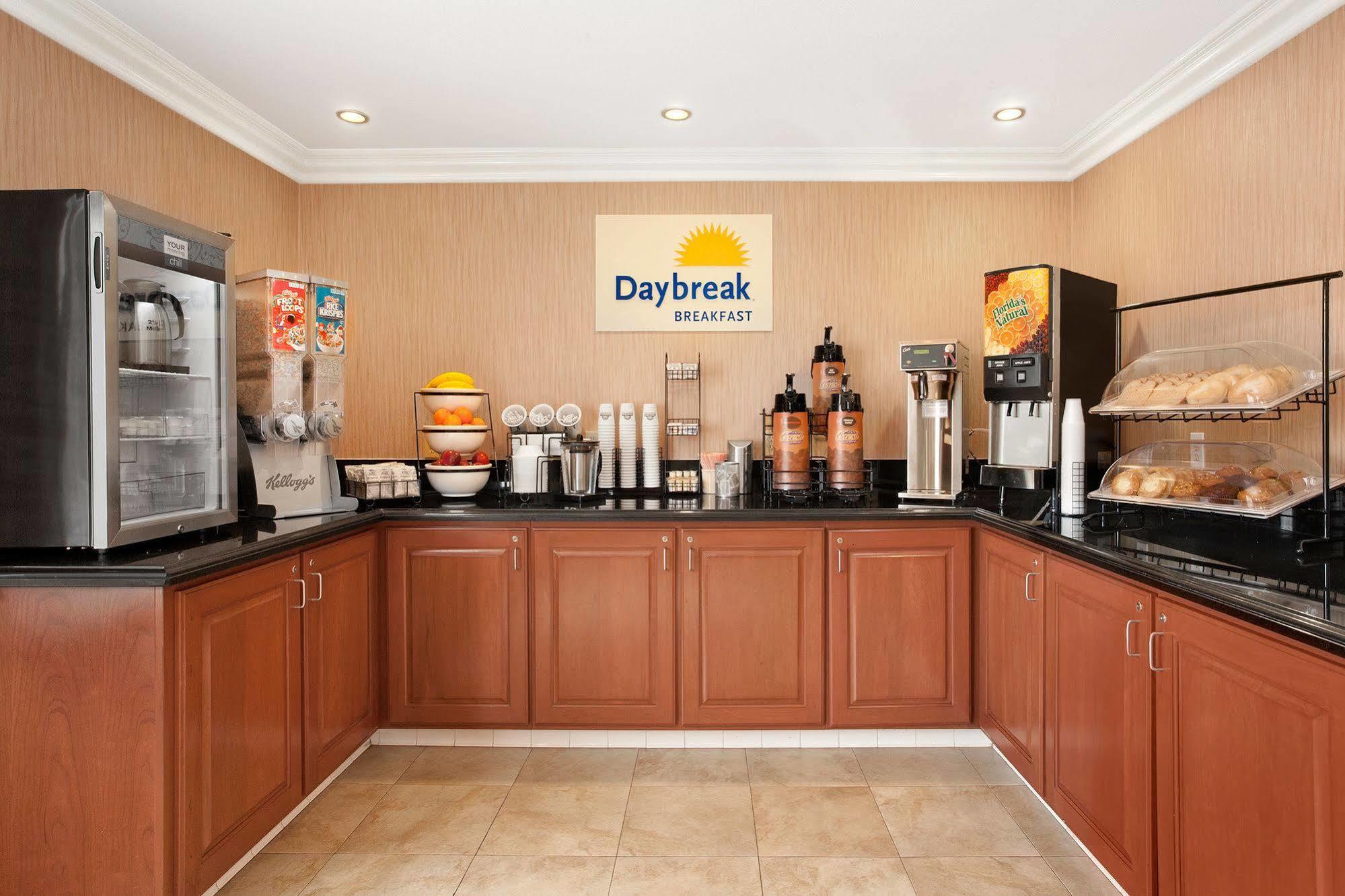 Days By Wyndham Carlsbad
