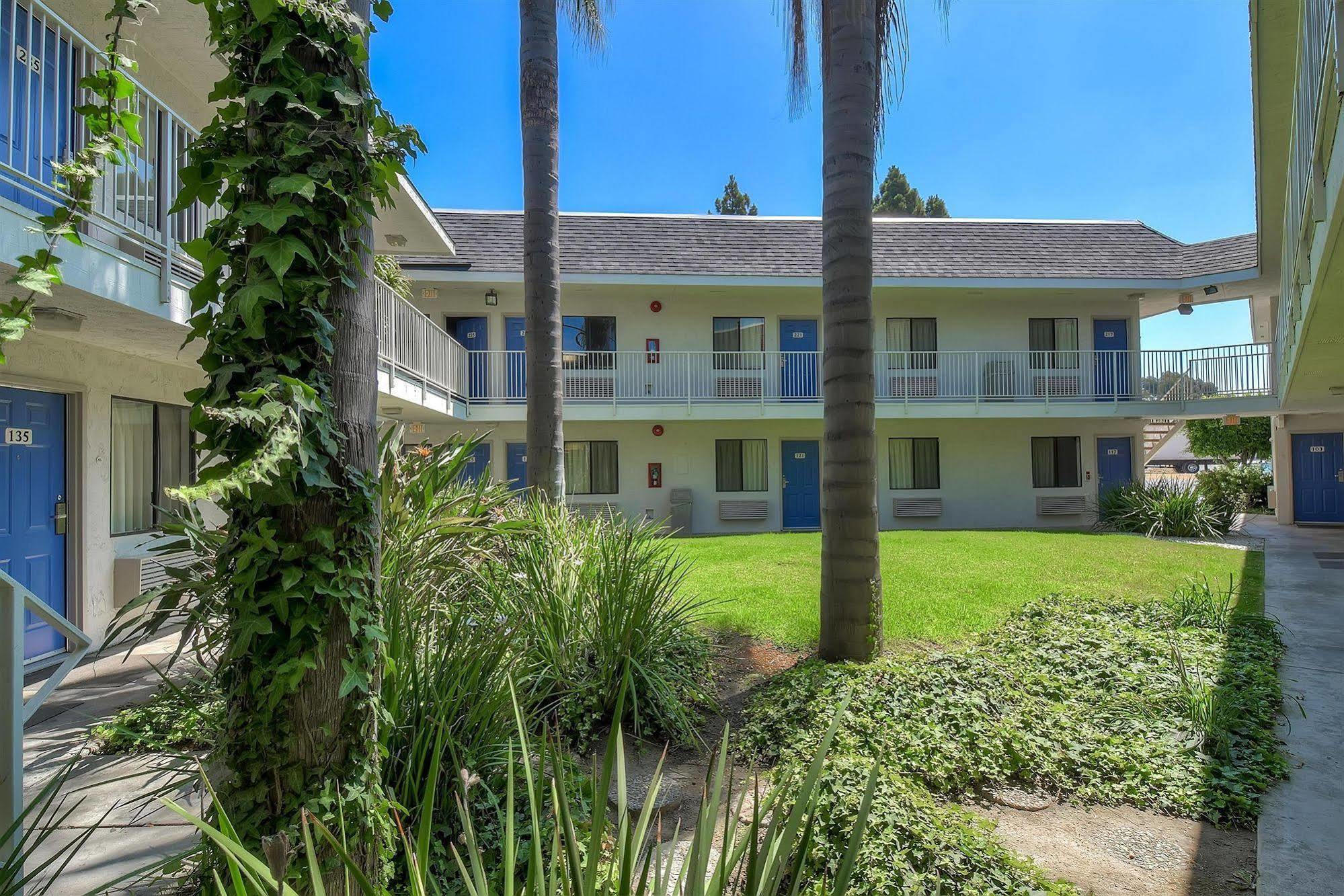 6-carlsbad, Ca - Village 2*