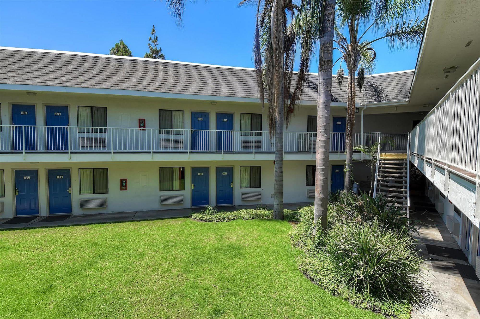 6-carlsbad, Ca - Village Carlsbad