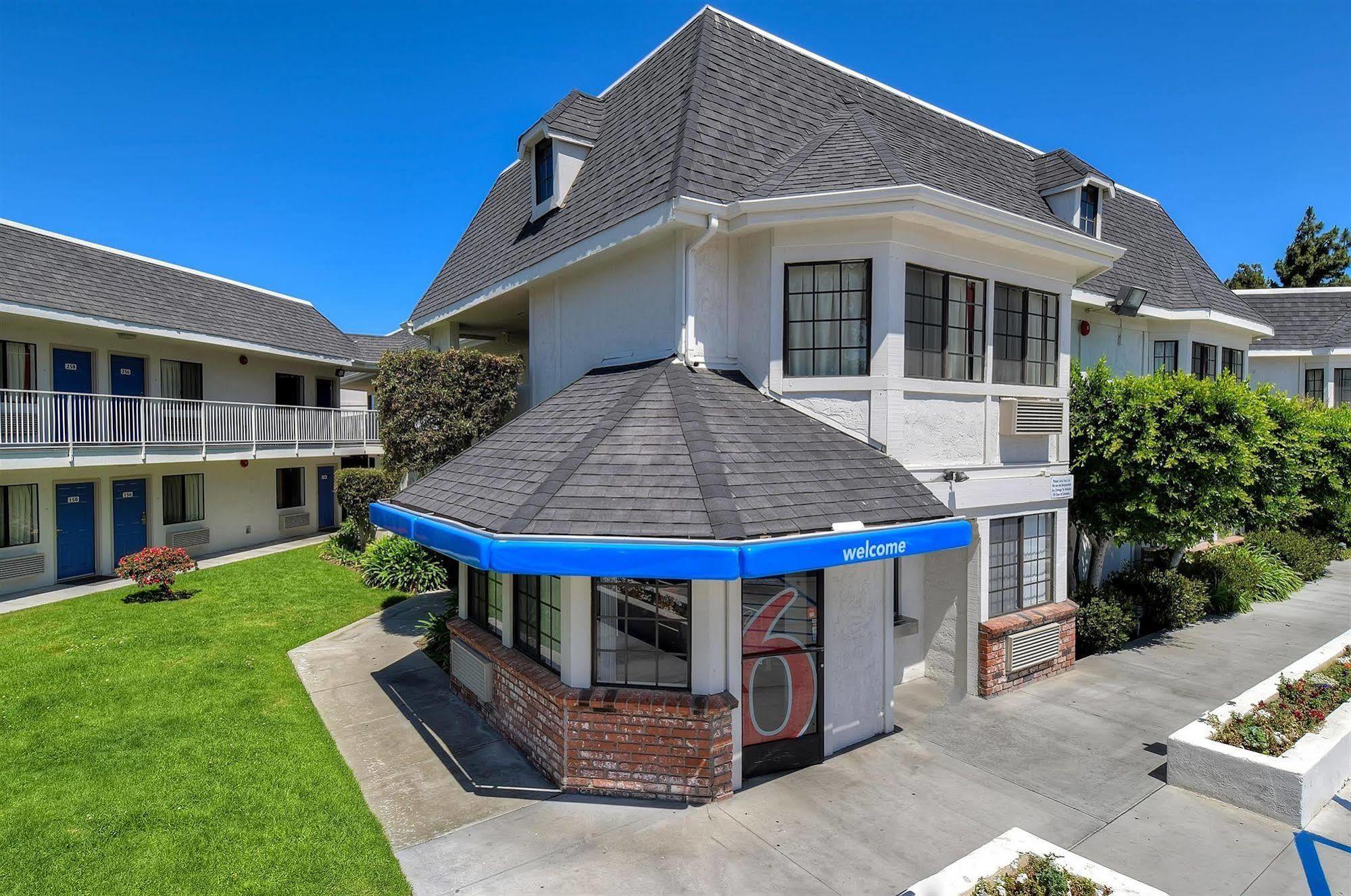 6-carlsbad, Ca - Village 2*