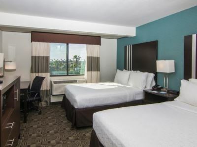 Hotel Express & By Ihg 3*