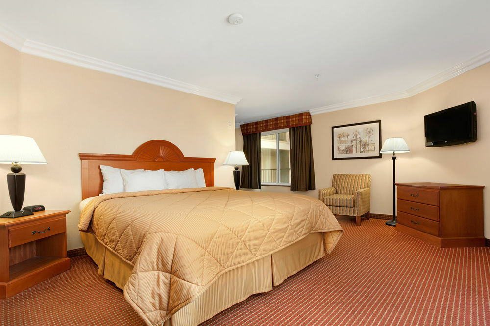 Days By Wyndham Carlsbad