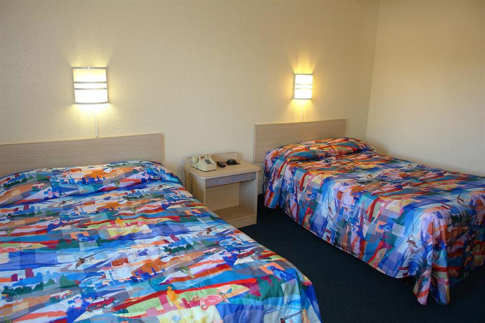 6-carlsbad, Ca - Village Hotel Carlsbad